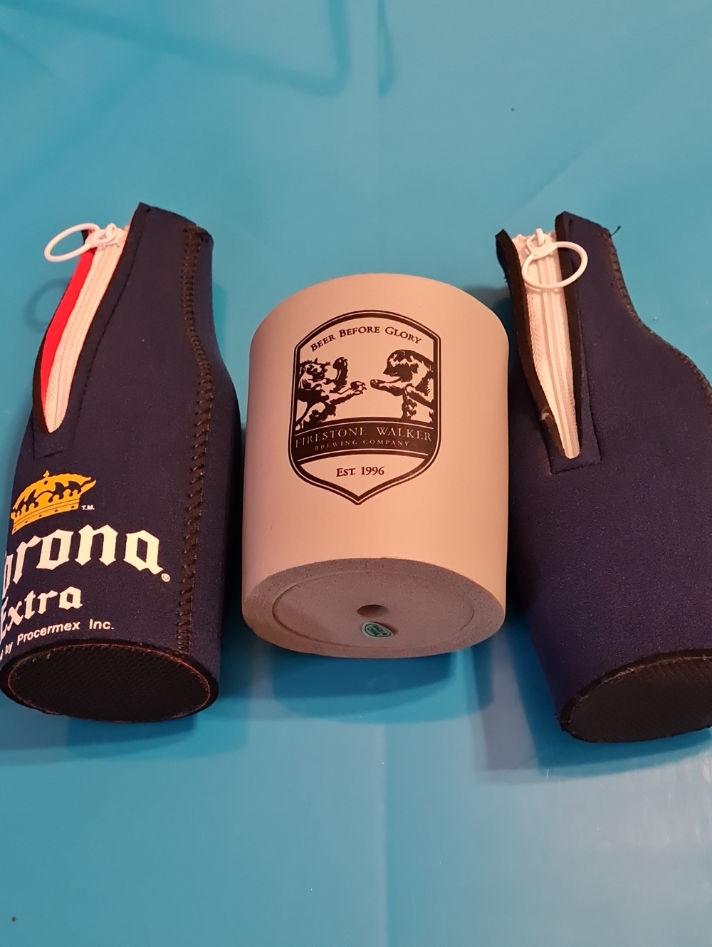 Neoprene Bottle Holders with Zipper and 1 Coozie